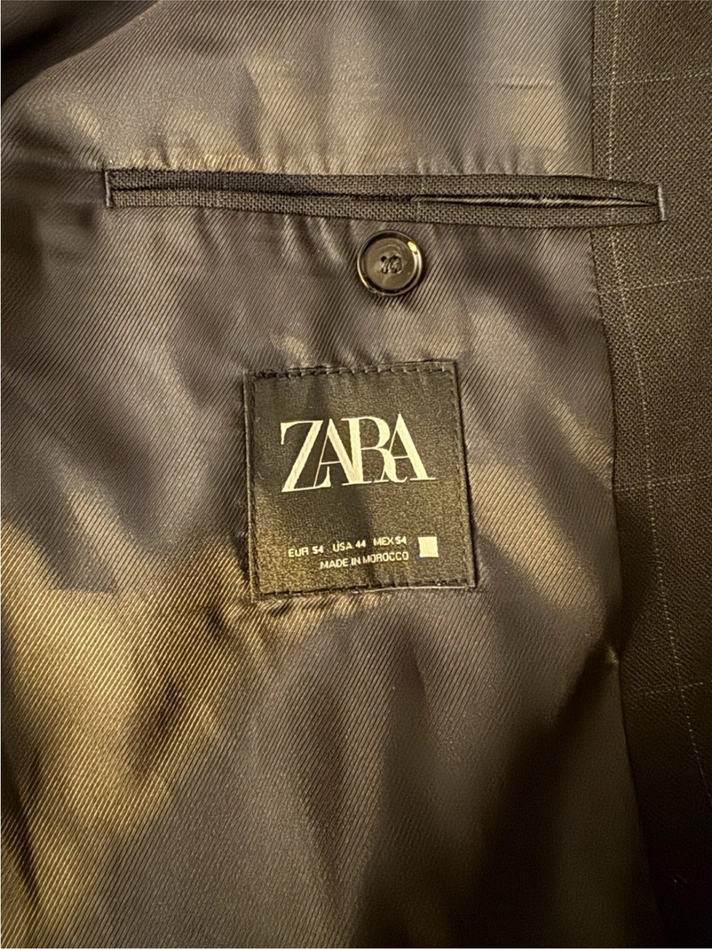 Zara Men's dark blue check suit jacket 2
Buttons Size 54 - Picture 10 of 13